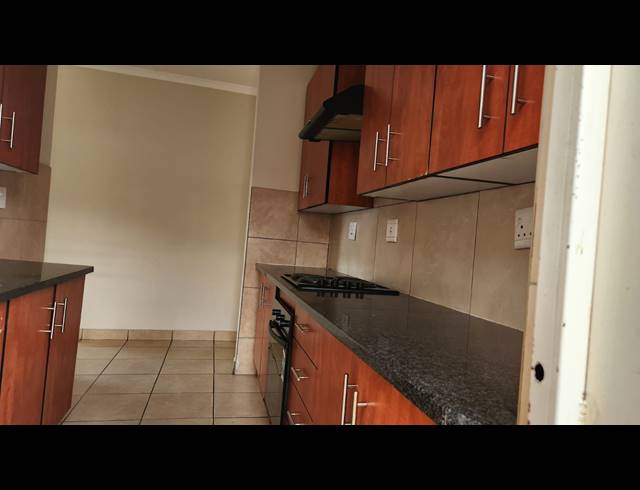 3 BEDROOM TOWNHOUSE FOR SALE IN WATERVAL EAST